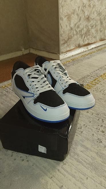 nike stussy: Мужские кроссовки, 41, Jordan, Новый, цвет - Белый, Платная доставка — 1