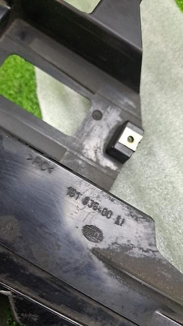 eagle eyes: Кронштейн крепления фары левый BMW X5 E53 2001. OEM:. Кронштейн — 4