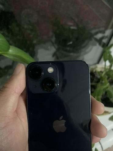 mini 4: IPhone 13 mini, Б/у, 128 ГБ, Midnight, Чехол, 84 % — 2