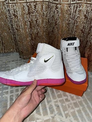 Мырзалардын бут кийими: Эркектердин кроссовкасы, 38.5, 39, Nike, Колдонулган, түсү - Ак, Өзү алып кетүү — 4