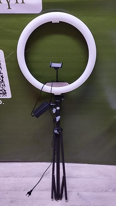 Кольцевая LED‑лампа со штативом - Диаметр кольца: крупный (примерно
