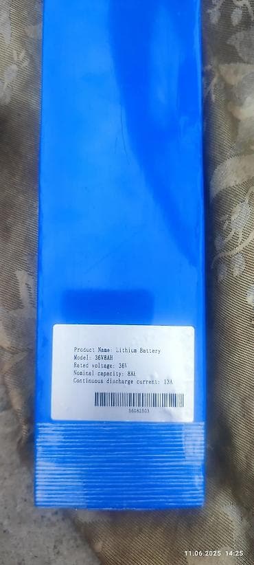 Батарейка в хорошем состоянии. 36 вольт 8 ампер. Без зарядной