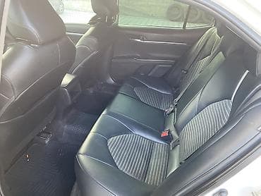 седан срочно продаю: Toyota Camry: 2020 г., 2.5 л, Автомат, Бензин, Седан — 7