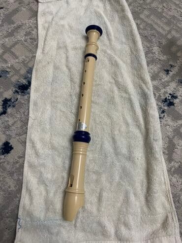 Блокфлейта (сопрано), разборная на 3 части. - Материал: пластик