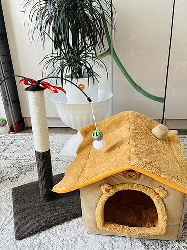 Домик и когтеточка для кошки Комплект: - Мягкий домик в форме будки с