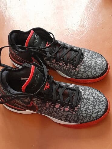 Кроссовки at lalafo.kg Кроссовки