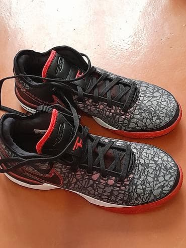 кроссовки на колёсах: Кроссовки — 1