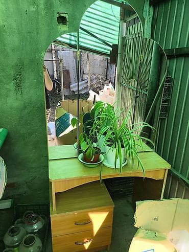 Туалетный столик, С зеркалом, ЛДСП