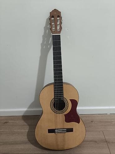 Музыкальные инструменты: Классическая гитара Yamaha C40M - Полноразмерная классическая гитара — 1