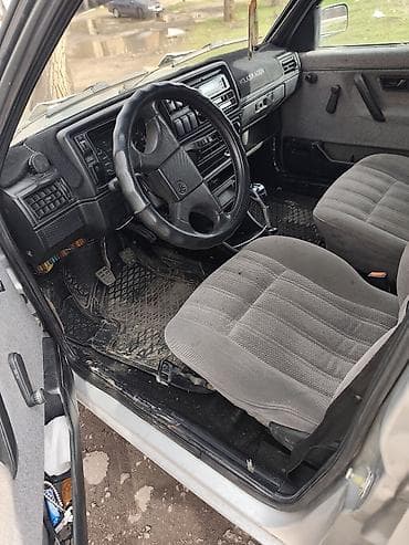 гоф 2: Volkswagen Golf: 1988 г., 1.8 л, Ручные, Бензин, Седан — 2