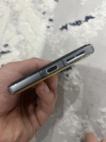 голы три: Poco F4 GT, цвет - Желтый — 5