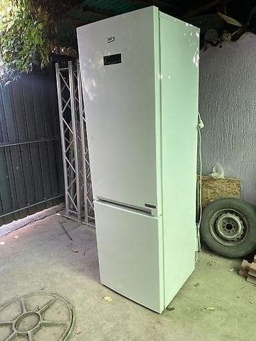 Холодильник Beko с нижней морозильной камерой - Двухкамерный, белый