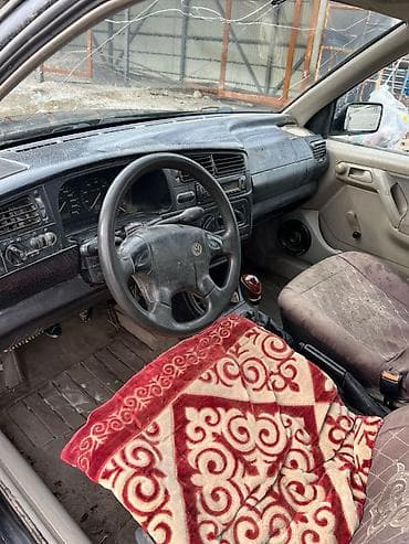 Volkswagen: Volkswagen Golf: 1992 г., 1.8 л, Механика, Бензин, Хэтчбэк — 6