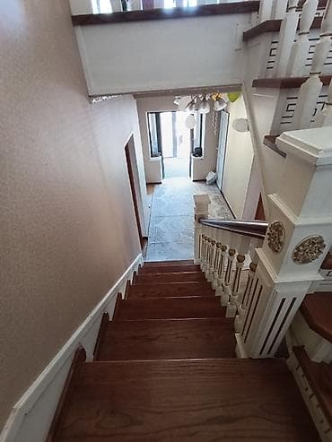 свердлова: 🏡 Срочно продается уютный 2-этажный дом в мкр Учкун, 📍 Свердловский — 9