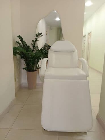 помощник для мастеров: Продам кушетку для косметолога/мастера. Удобнаялегко моется — 4