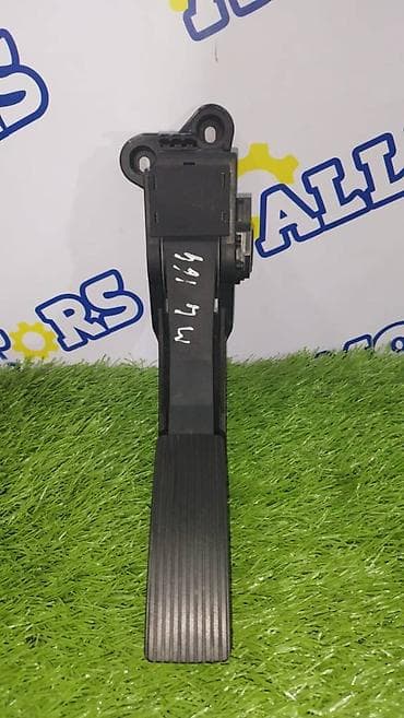 Mercedes-Benz W164, педаль газа