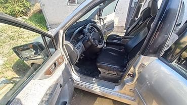 Mitsubishi Chariot: 1999 г., 2.4 л, Механика, Бензин, Минивэн — 7