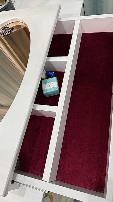 стол для визажиста бу: Туалетный столик, С зеркалом, цвет - Серый — 4