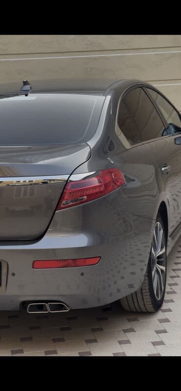 срочно продаю в связи с переездом: Renault : 2019 г., 0.2 - engine capacity л, Газ, Седан — 10