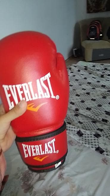 очки зашитные: Боксерские перчатки Everlast, красные - Классическая форма «бокса» с — 2