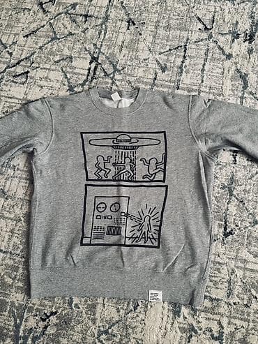 Свитшот Uniqlo UT x Keith Haring

- Цвет: серый