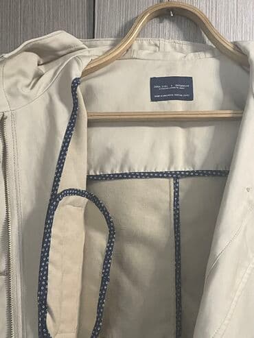 Комплекты одежды: Фирменный плащ от Zara, на девочку от 10 лет до 44 размера. В отличном — 5