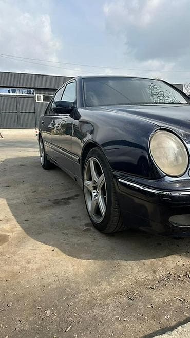 салон мерса: Mercedes-Benz E-Class: 2001 г., 4.3 л, Автомат, Бензин, Седан — 1