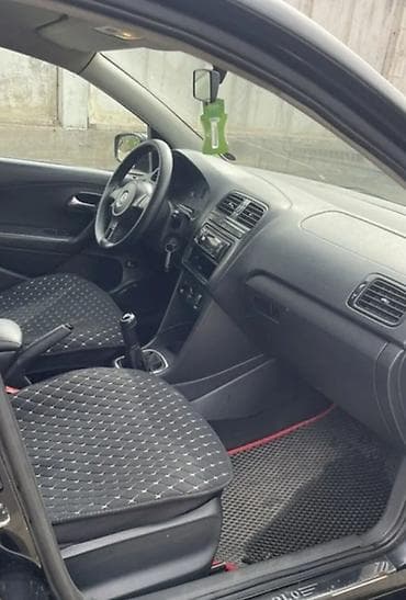 Транспорт: Volkswagen Polo: 2014 г., Механика, Бензин, Седан — 3