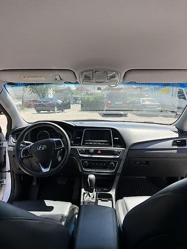 экономичный авто: Hyundai Sonata: 2019 г., 2 л, Автомат, Газ, Седан — 7
