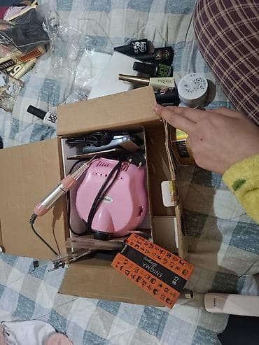 Профессиональный набор для маникюра и наращивания ногтей Состав: - — 1