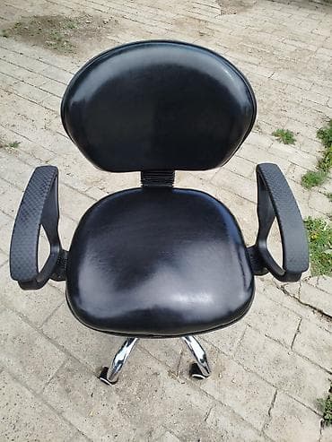 стол для школьников: Компьютерный стол, С полками — 3