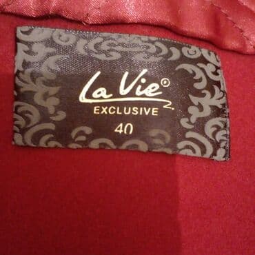 срочно продаю в связи с переездом: Польто. Цвет бордовый — 2