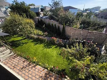 Продается ухоженная усадьба с двумя домами и плодоносящим садом в