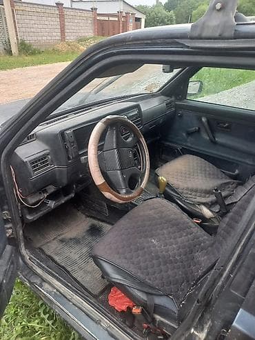 Volkswagen Golf: 1990 г., 1.6 л, Механика, Бензин, Хэтчбэк