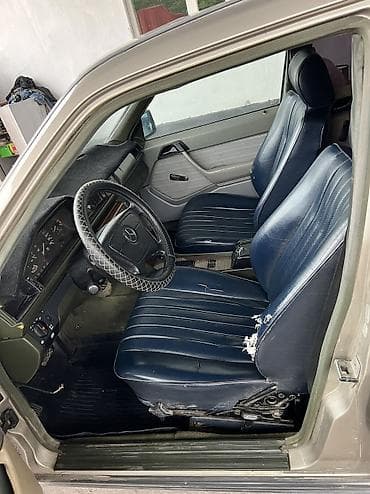 lexus 300 is 2002: Mercedes-Benz W124: 1983 г., 2.6 л, Автомат, Бензин, Седан — 6