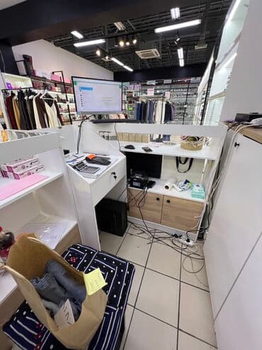 оборудование для бутика: Столы ресепшен Администраторский стол Кассовый стол Занимаемся — 28