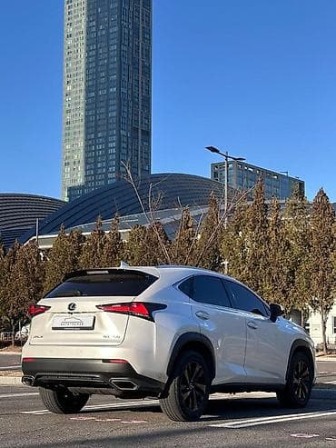 jaguar xe: Lexus NX: 2021 г., 2 л, Автомат, Бензин, Кроссовер — 3