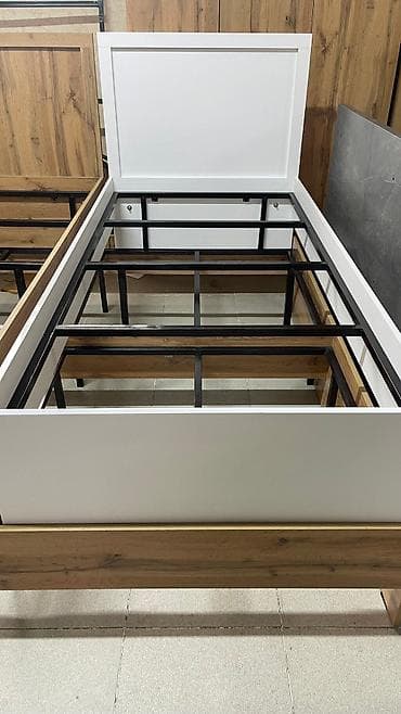 Кровати: Односпальная кровать 190*90см с фабричным матрасом “Эсал”. Основание — 5