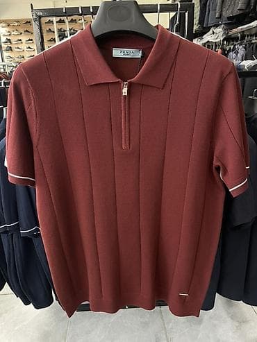 Трикотажное поло с молнией - Фасон: классическое поло с отложным