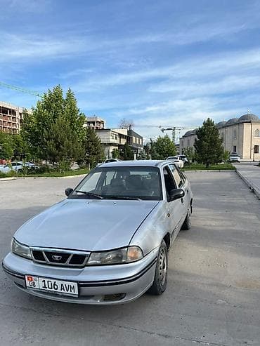 Daewoo Nexia: 2003 г., 1.5 л, Механика, Бензин, Седан