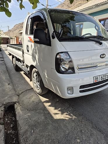 Транспорт: Kia BONGO: 2017 г., 2.5 л, Механика, Газ, Пикап — 2