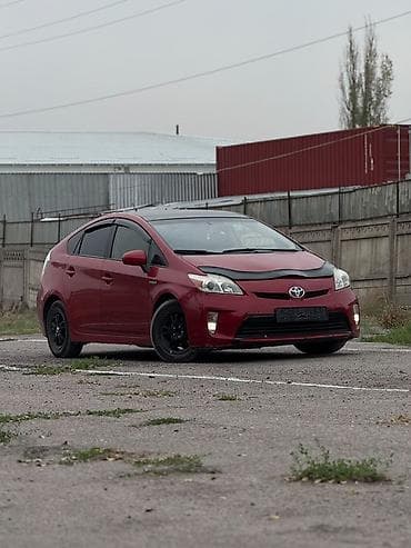 капот виш: Toyota Prius: 2012 г., 1.8 л, Вариатор, Гибрид, Лифтбек — 8