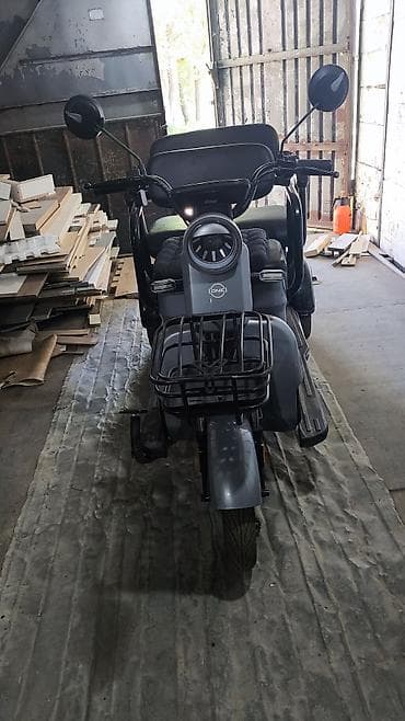 электронный мопеды: Электроскутер-трицикл «Vintage» с пассажирским салоном Описание: - — 1