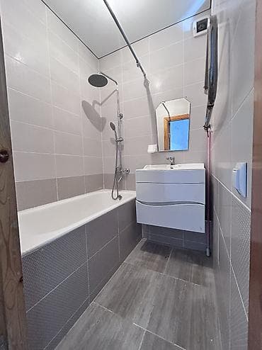 обмен квартиру на дом бишкек: 2 комнаты, 50 м², Индивидуалка, 2 этаж, Косметический ремонт — 1