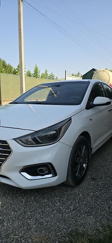 124 панель: Hyundai Accent: 2017 г., 1.4 л, Механика, Бензин, Седан — 2