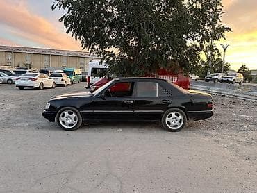 uni 260b: Mercedes-Benz W124: 1993 г., 3.2 л, Автомат, Бензин, Седан — 3