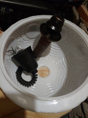 распродажа чешских люстр: Продам. чешская с одним плафоном / стекло~ 600 сом. торг на — 4