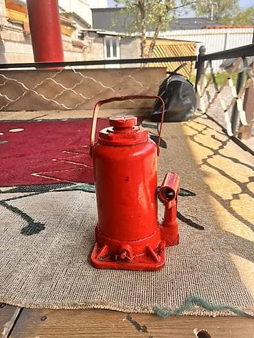 Гидравлический домкрат «бутылочного» типа. - Конструкция