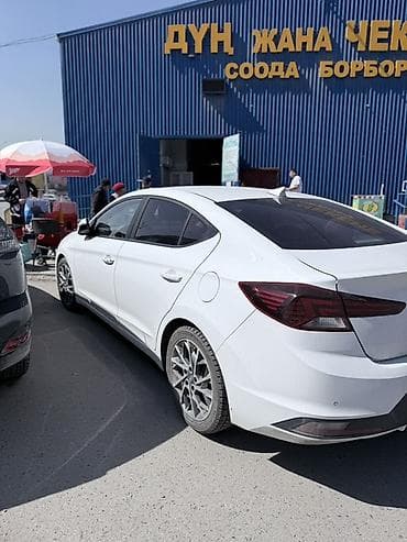 Транспорт: Hyundai Elantra: 2018 г., 2 л, Бензин, Седан — 3