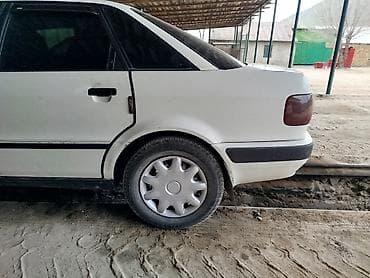 es 2017: Audi 80: 1993 г., 2 л, Ручные, Бензин, Седан — 6